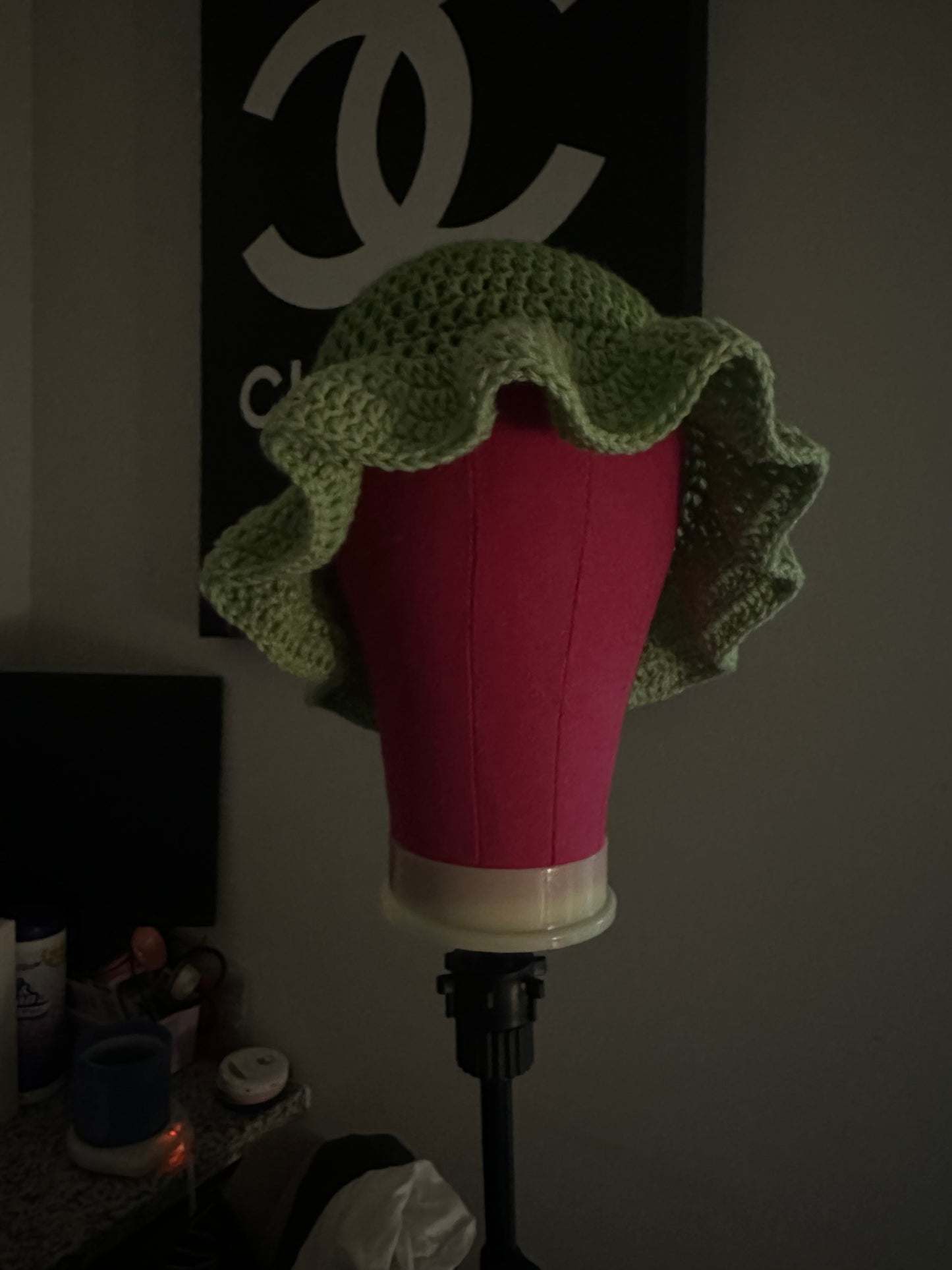WAVY BRIM BUCKET HAT
